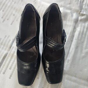 Aerosol Black Heels Size US 7/EU 5